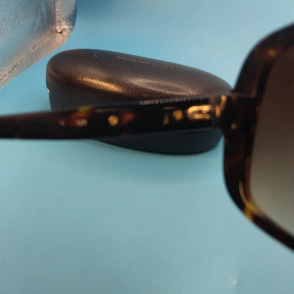 Michael Kors Sunglasses Womens Oversized Square Tortoise Gold Tone M2045S Case